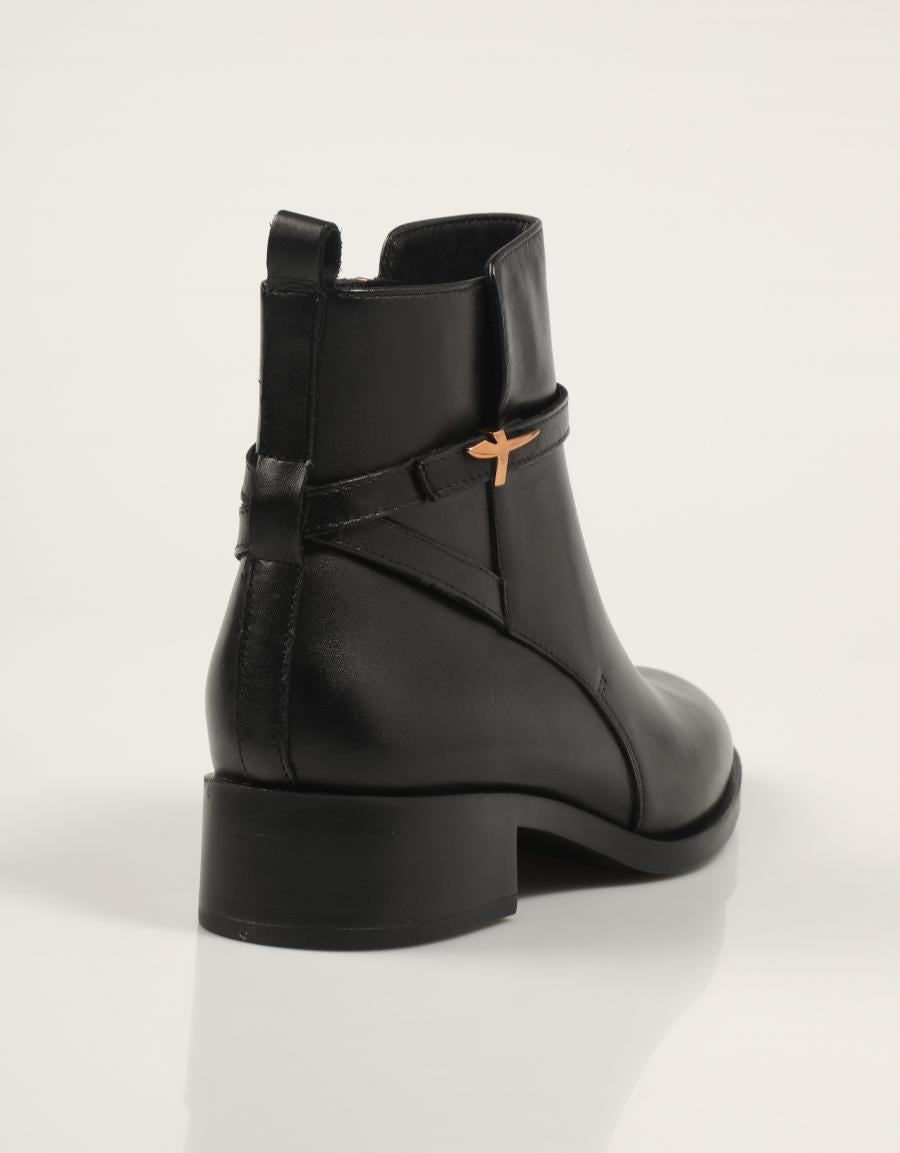 BOTINES TAMARIS 25321-43 en color Negro