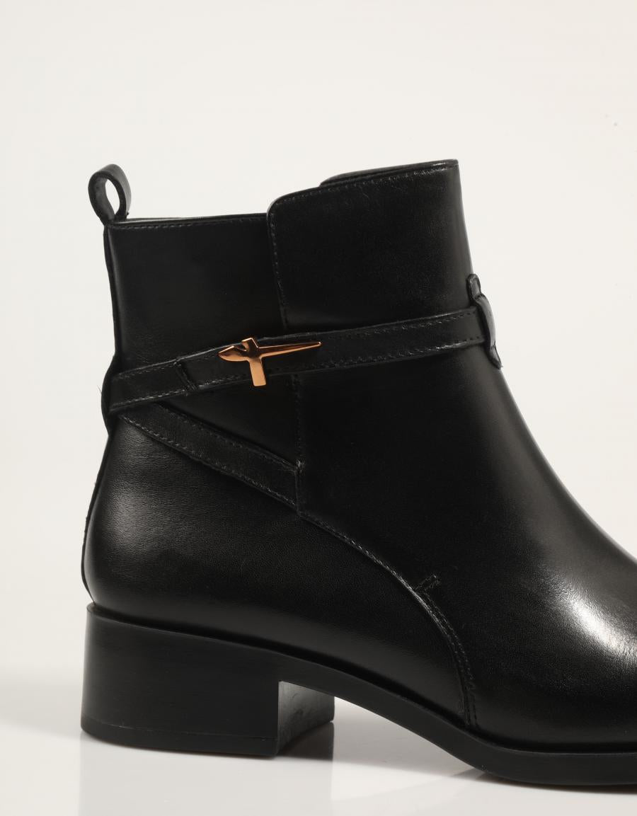 BOTINES TAMARIS 25321-43 en color Negro