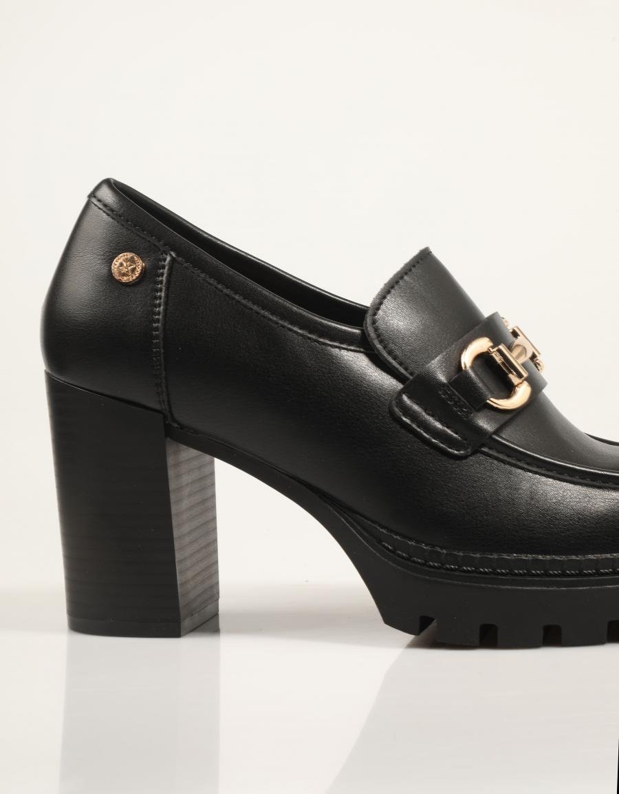 ZAPATOS XTI 144519 en color Negro