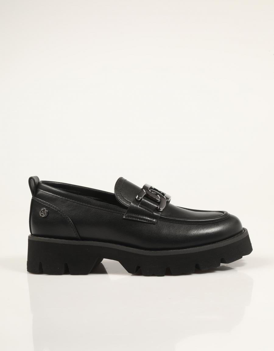 ZAPATOS XTI 144678 en color Negro