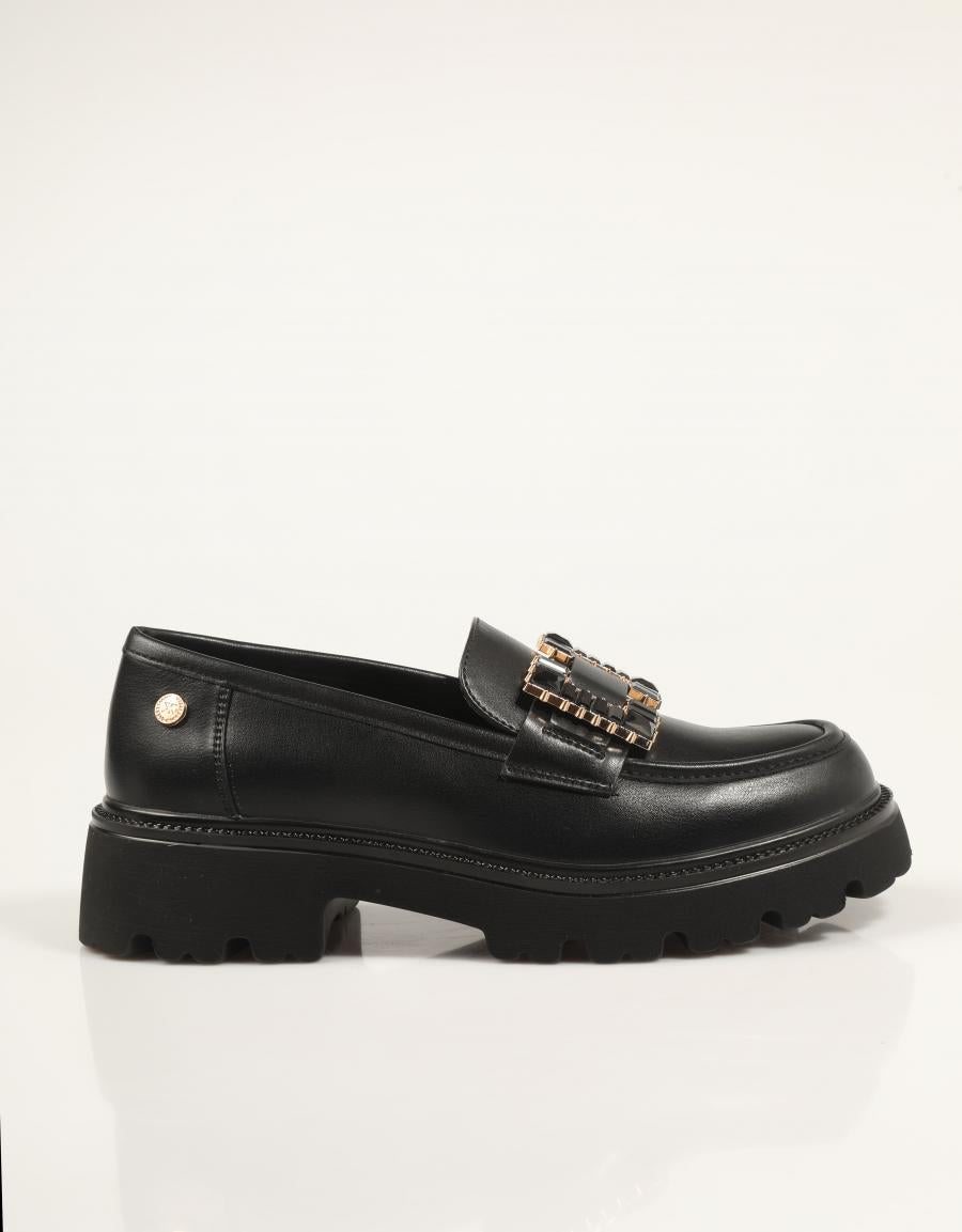 ZAPATOS XTI 144429 en color Negro