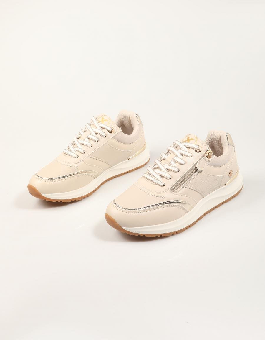 ZAPATILLAS XTI 144183 en color Beige