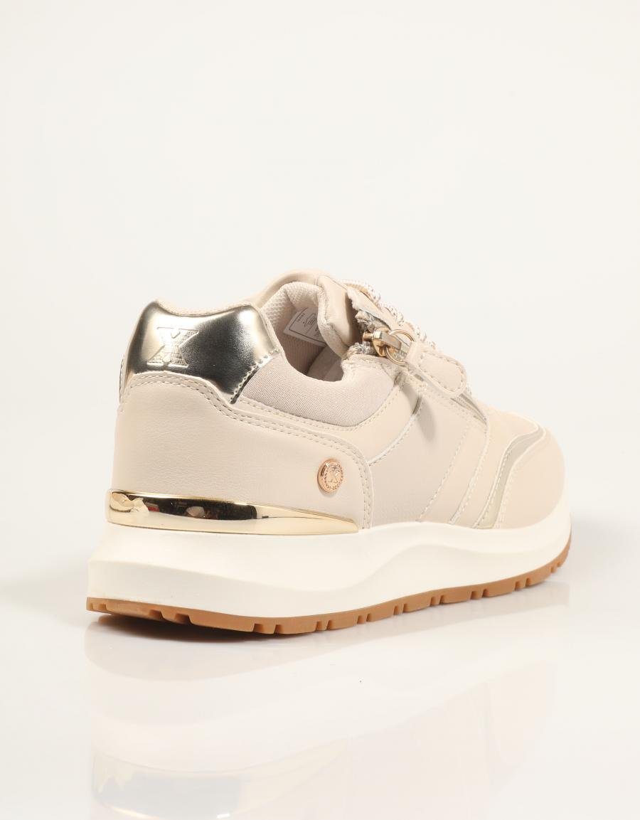 ZAPATILLAS XTI 144183 en color Beige