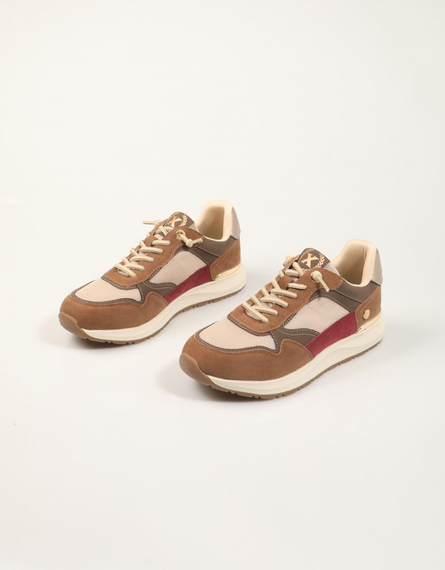 ZAPATILLAS XTI 144206 en color Taupe