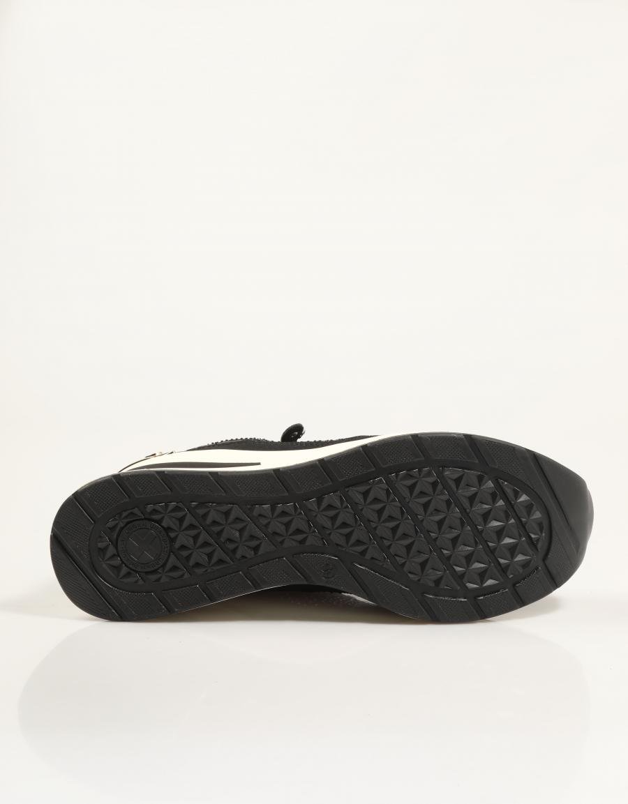 ZAPATILLAS XTI 144377 en color Negro