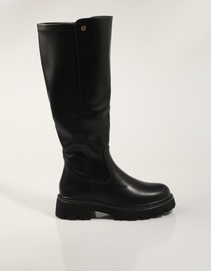 BOTAS XTI 144419 en color Negro