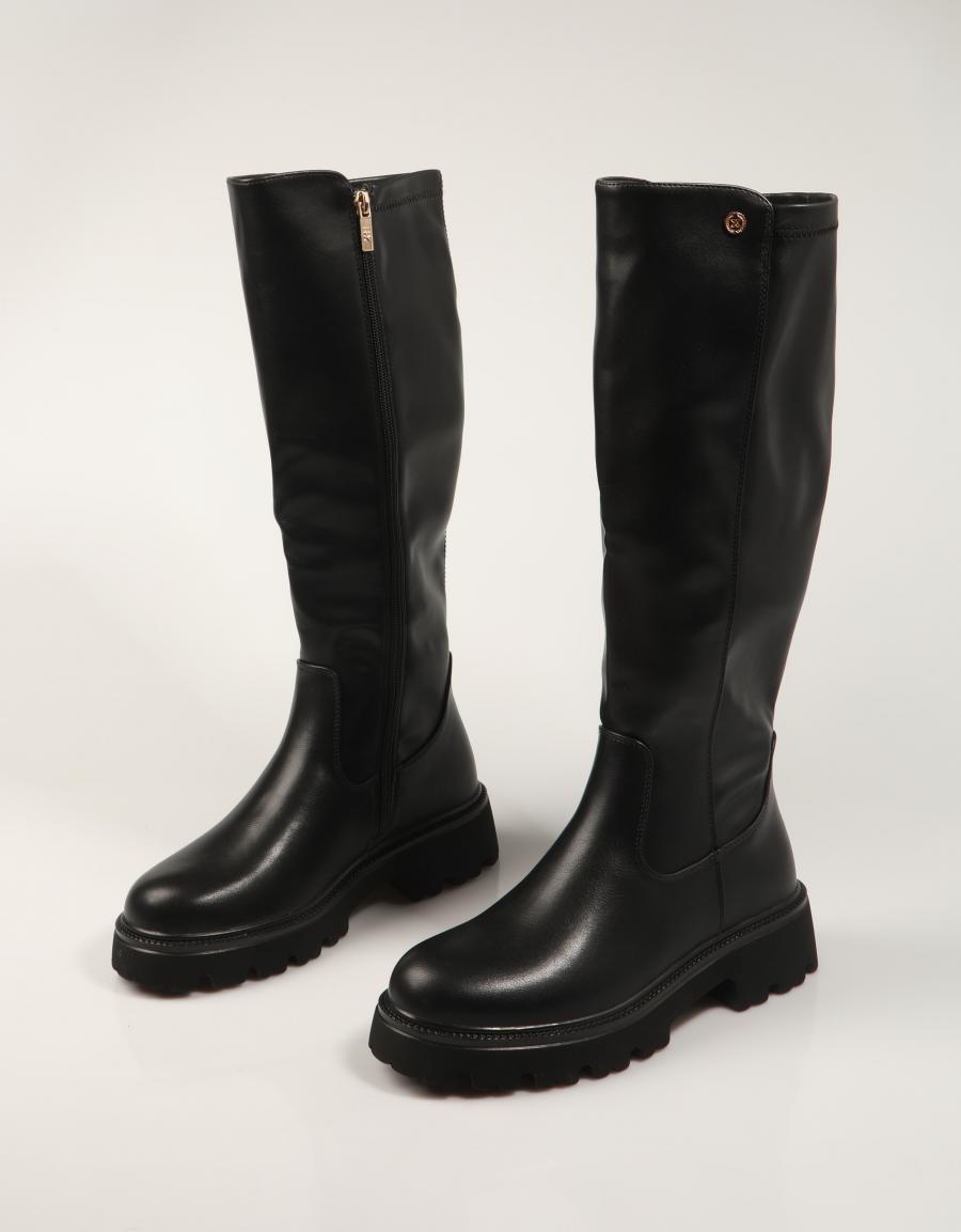BOTAS XTI 144419 en color Negro