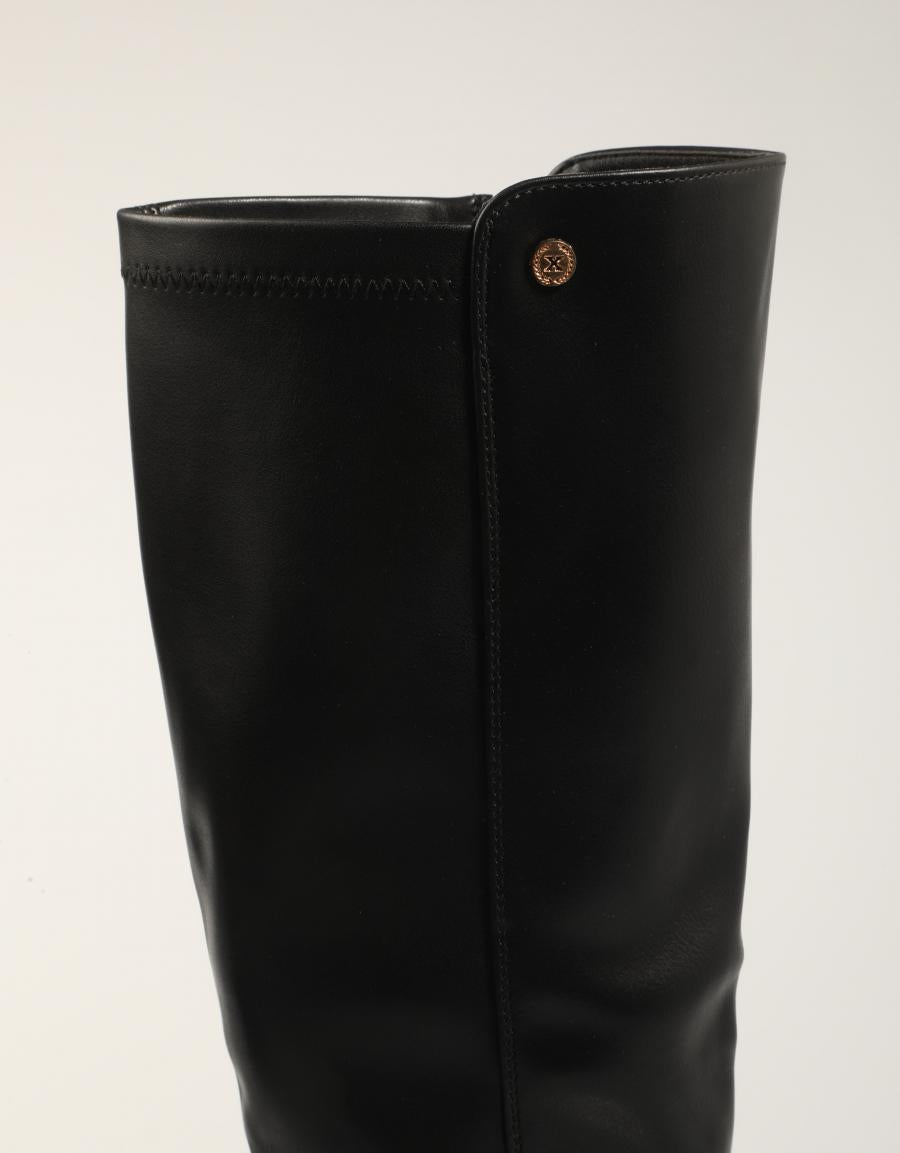 BOTAS XTI 144419 en color Negro