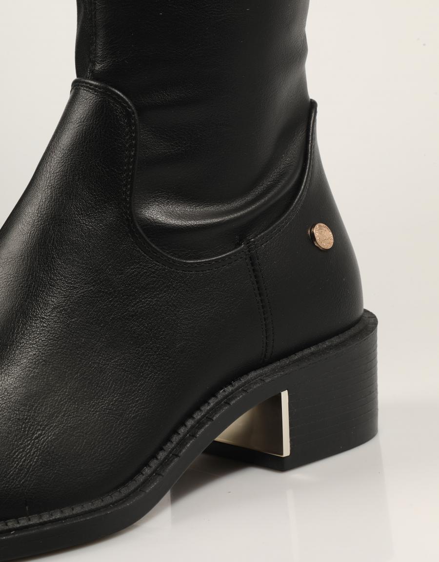 BOTAS XTI BOTA HC NEGRO en color Negro