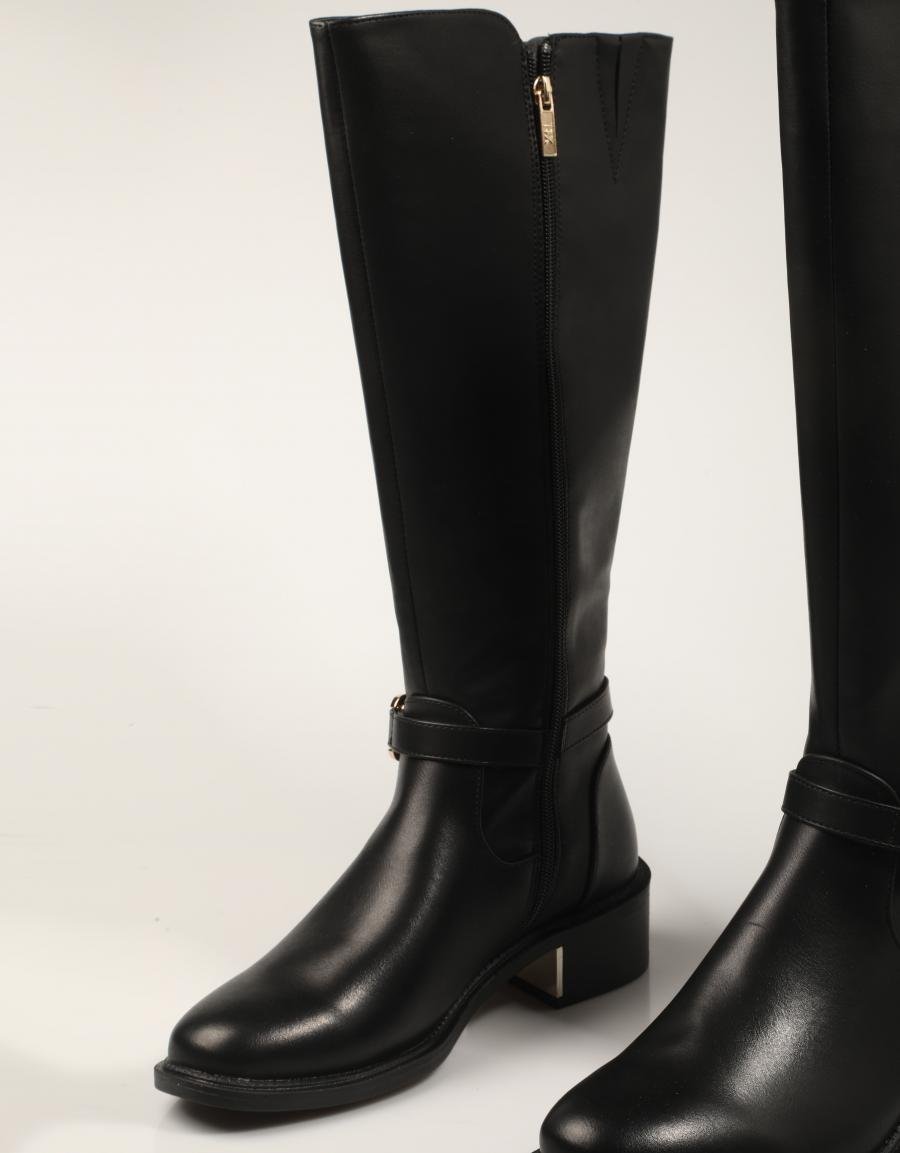 BOTAS XTI 144399 en color Negro