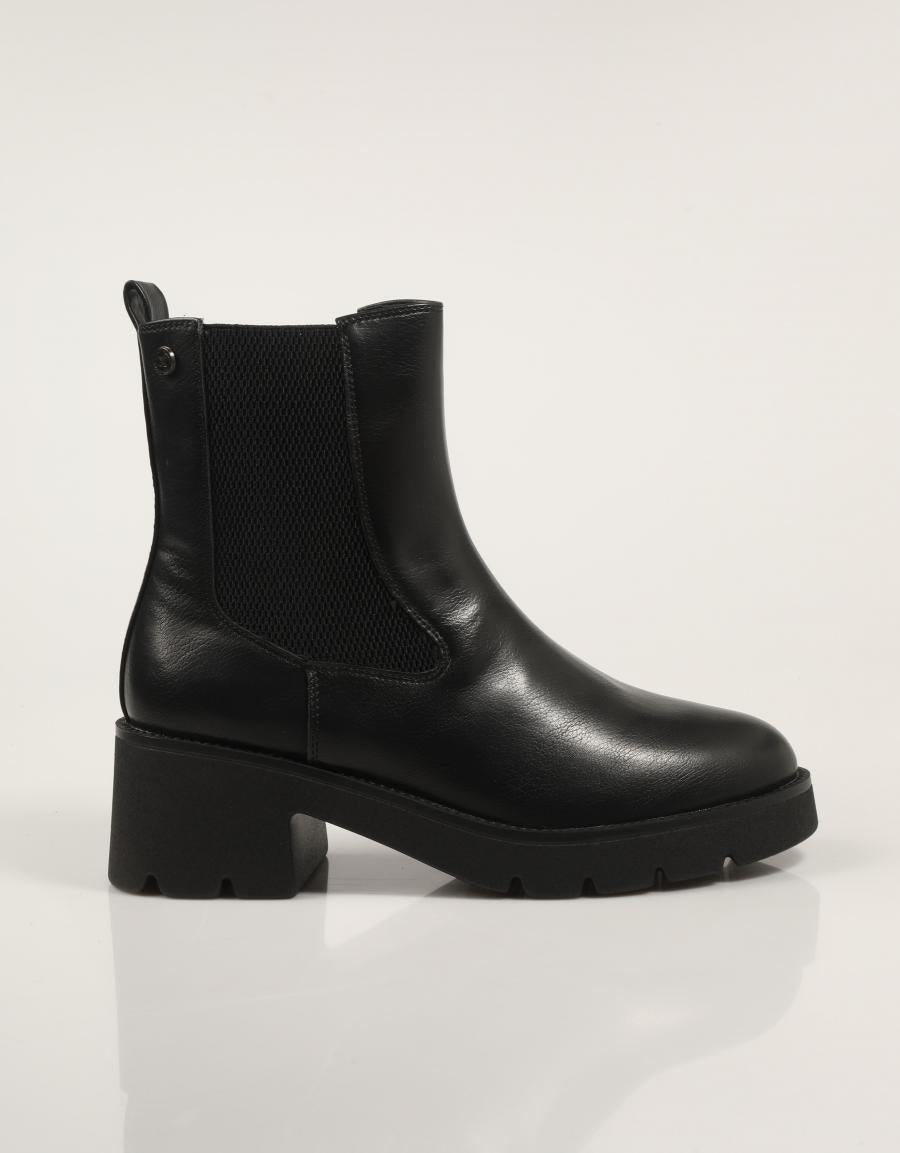 BOTINES XTI 144311 en color Negro
