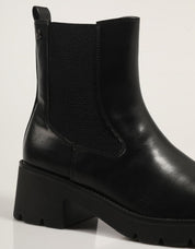 BOTINES XTI 144311 en color Negro