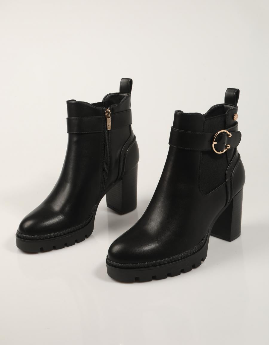 BOTINES XTI 144521 en color Negro