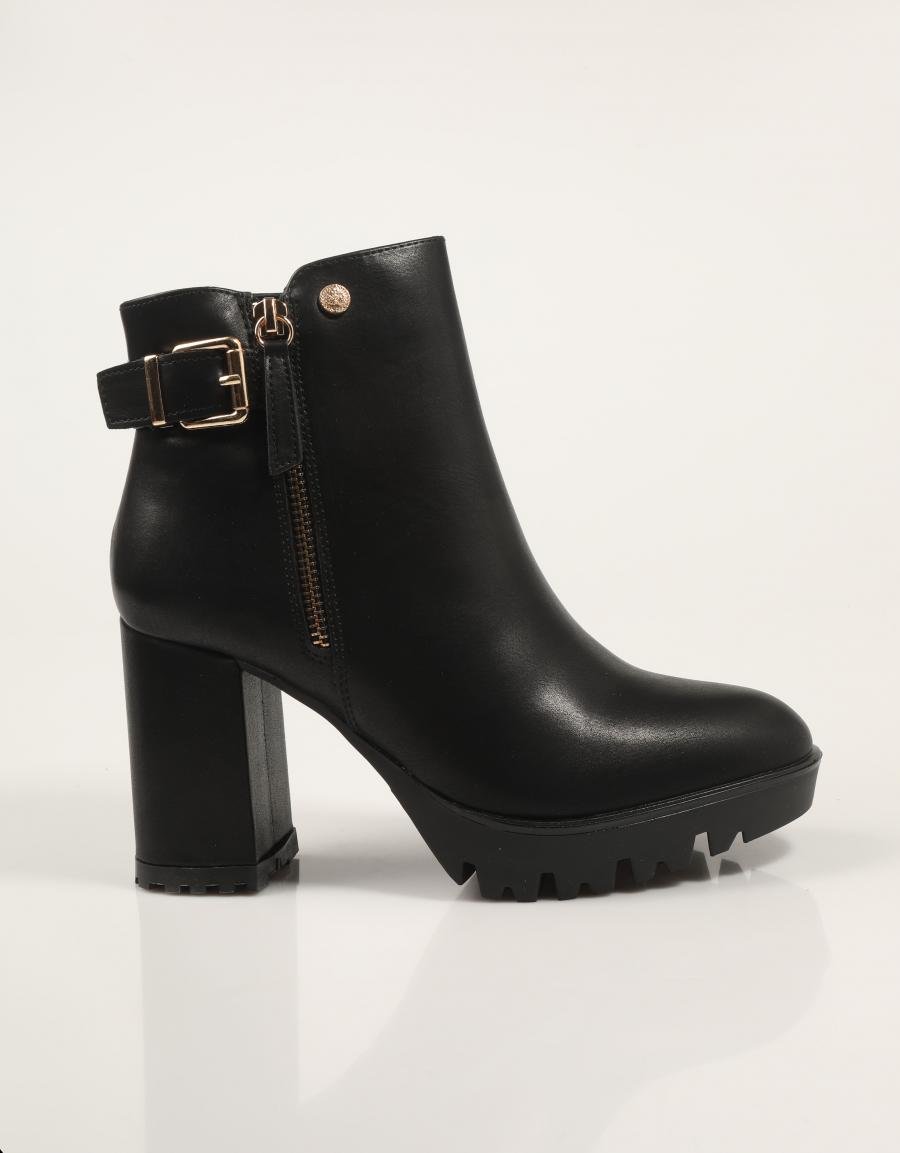BOTINES XTI 140583 en color Negro