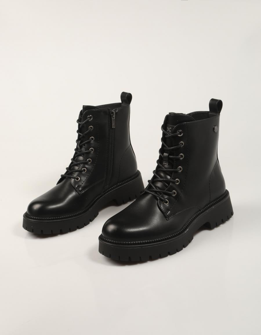 BOTINES XTI 144479 en color Negro