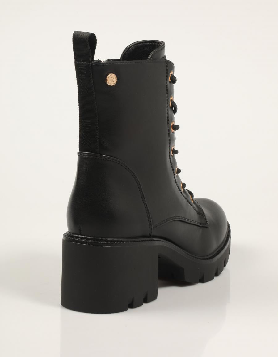 BOTINES XTI 141840 en color Negro