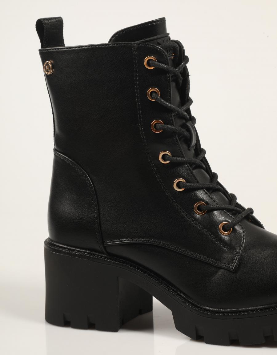 BOTINES XTI 141840 en color Negro