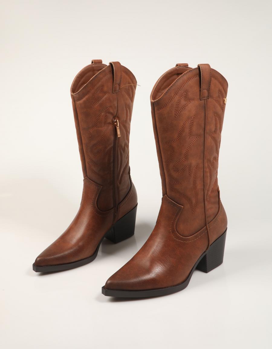 BOTAS XTI 144306 en color Cuero