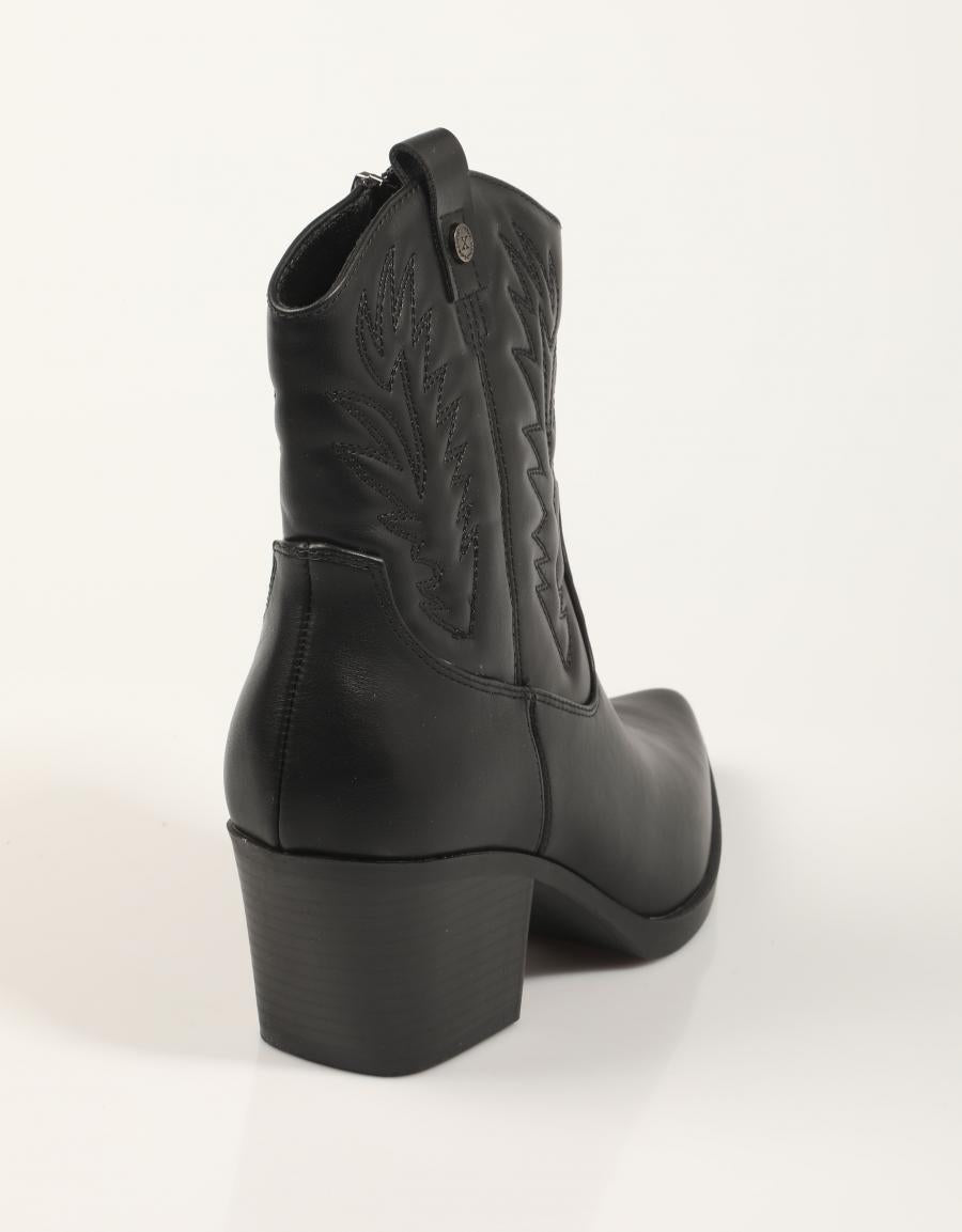 BOTINES XTI 144305 en color Negro