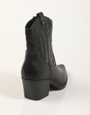 BOTINES XTI 144305 en color Negro