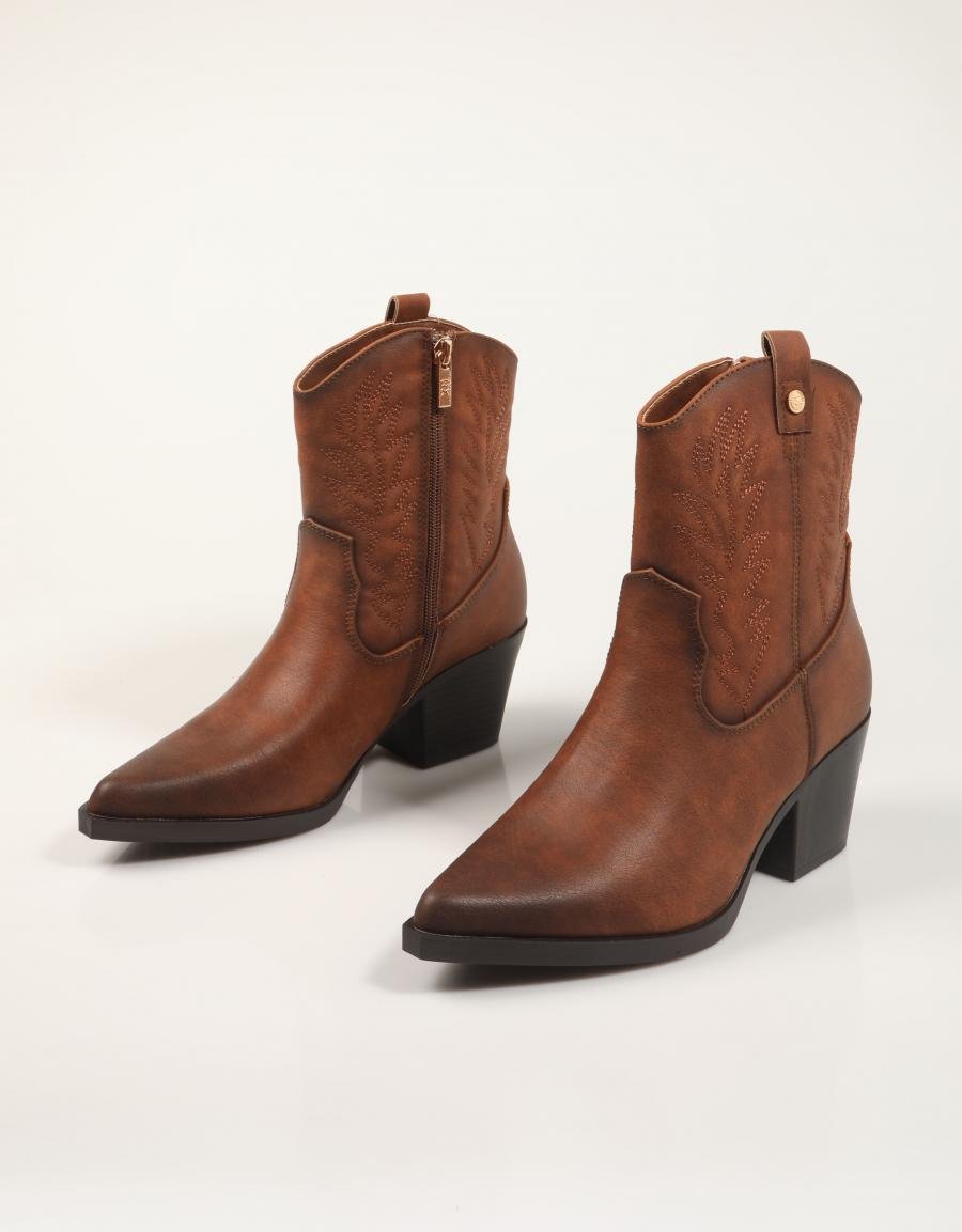 BOTINES XTI 144305 en color Cuero