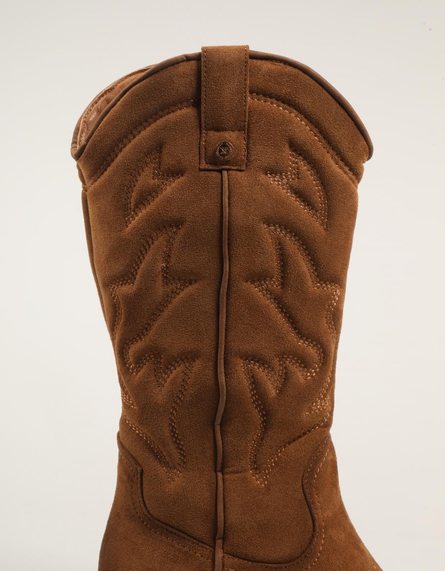 BOTAS XTI 144308 en color Cuero