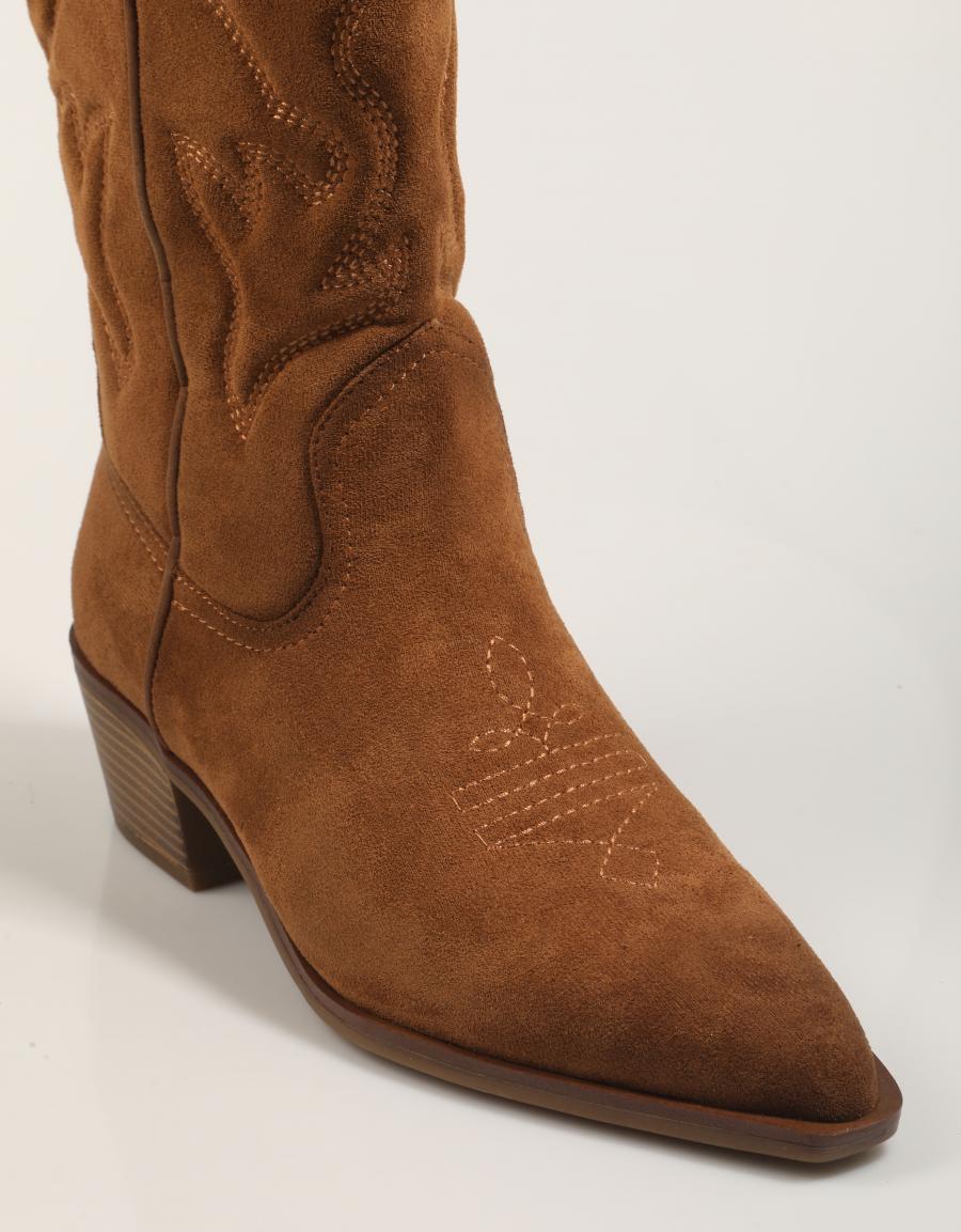 BOTAS XTI 144308 en color Cuero