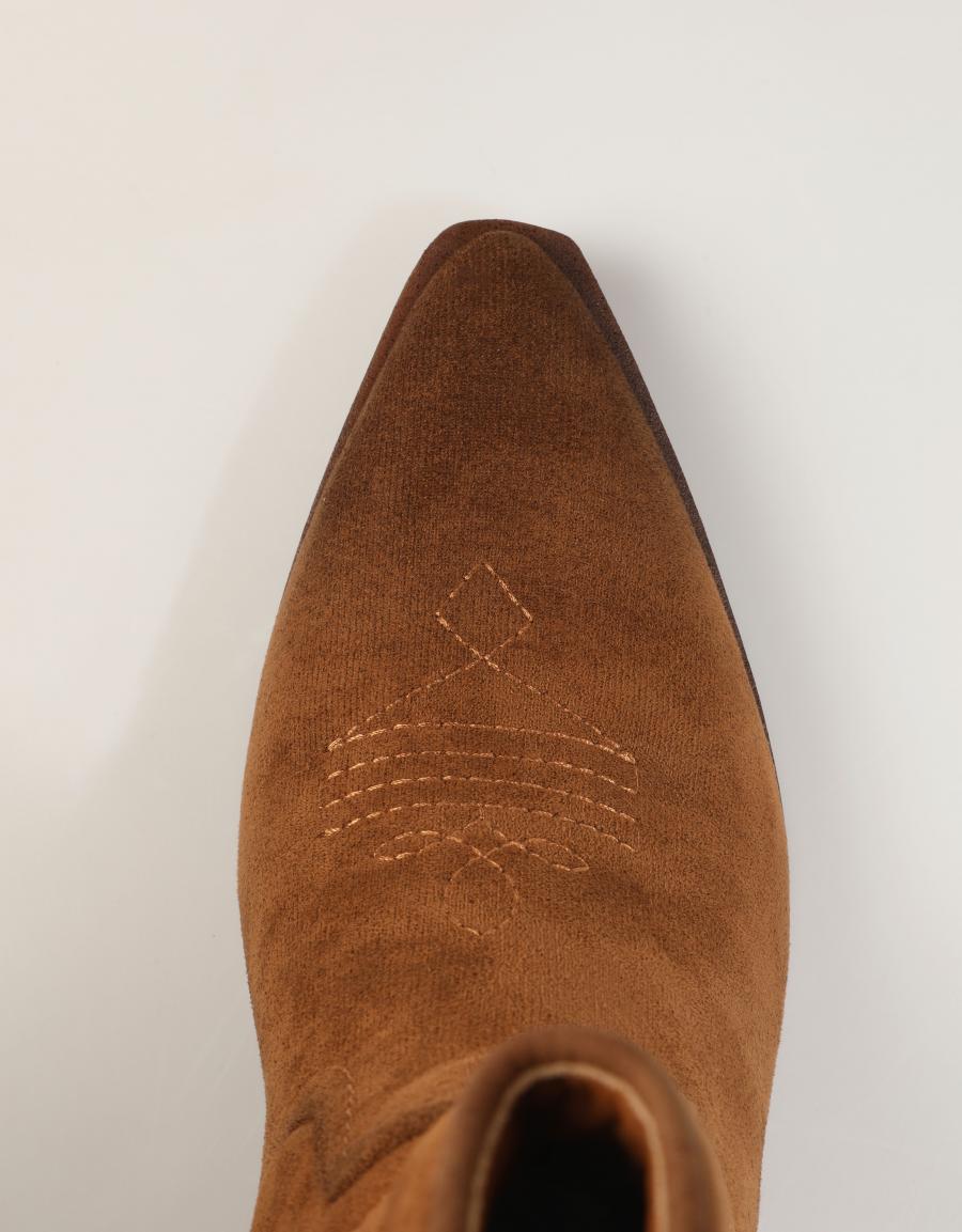 BOTAS XTI 144307 en color Cuero