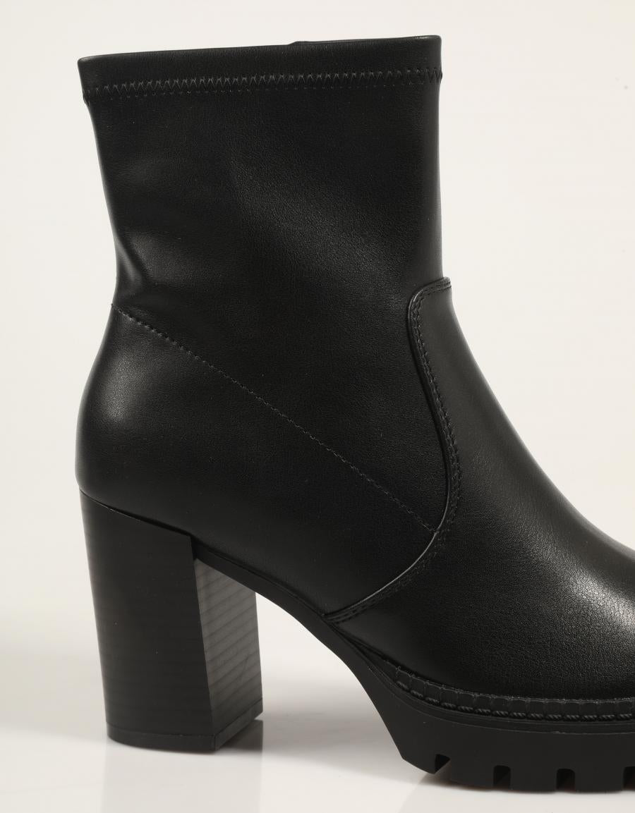 BOTINES XTI 144525 en color Negro