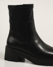 BOTINES XTI 144313 en color Negro