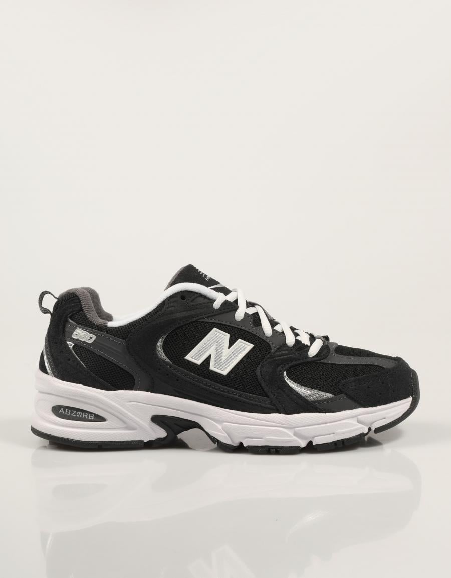 ZAPATILLAS NEW BALANCE MR530 en color Negro