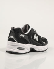ZAPATILLAS NEW BALANCE MR530 en color Negro