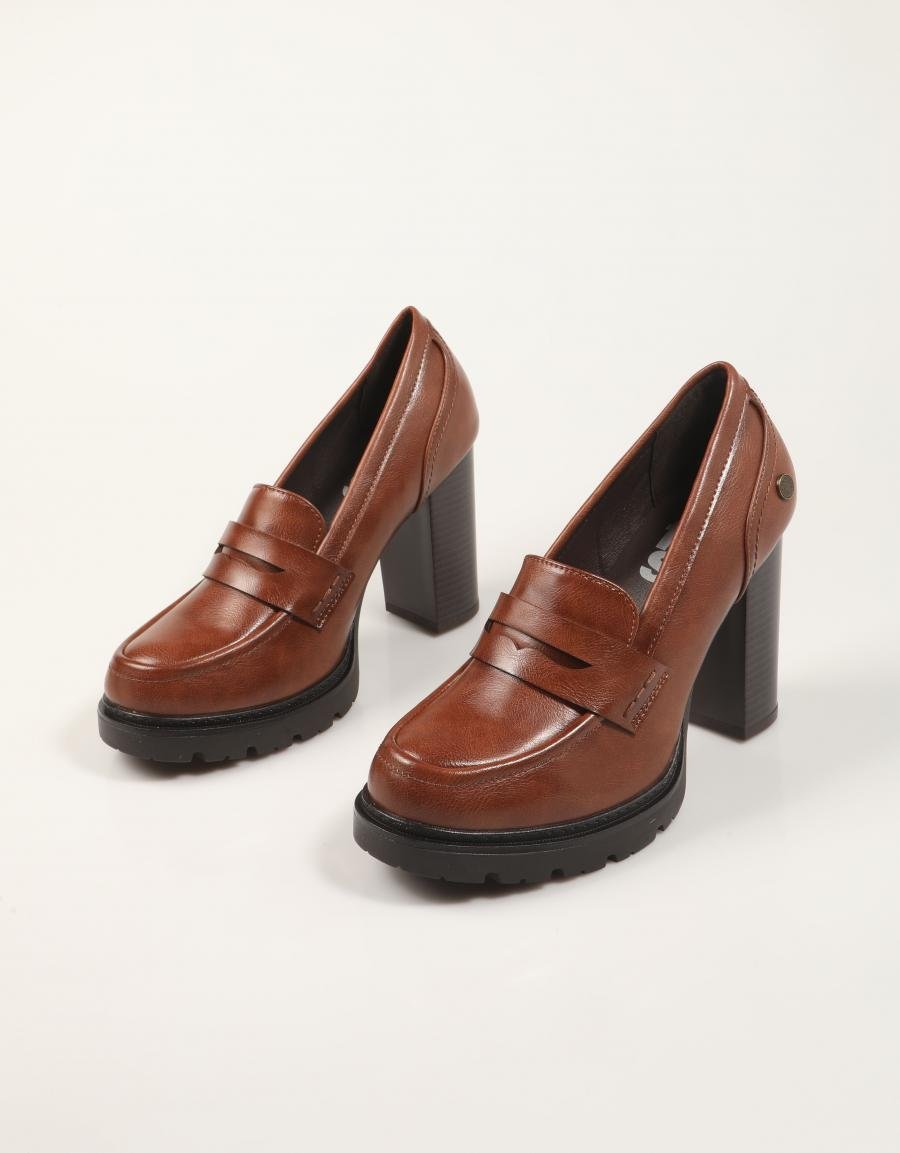 ZAPATOS REFRESH 172927 en color Cuero