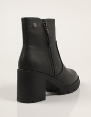 BOTINES REFRESH 172970 en color Negro