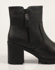 BOTINES REFRESH 172970 en color Negro