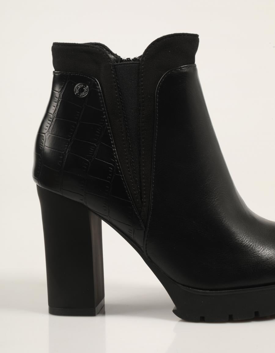 BOTINES REFRESH 170926 en color Negro