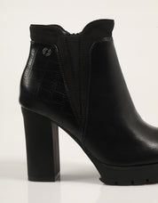 BOTINES REFRESH 170926 en color Negro