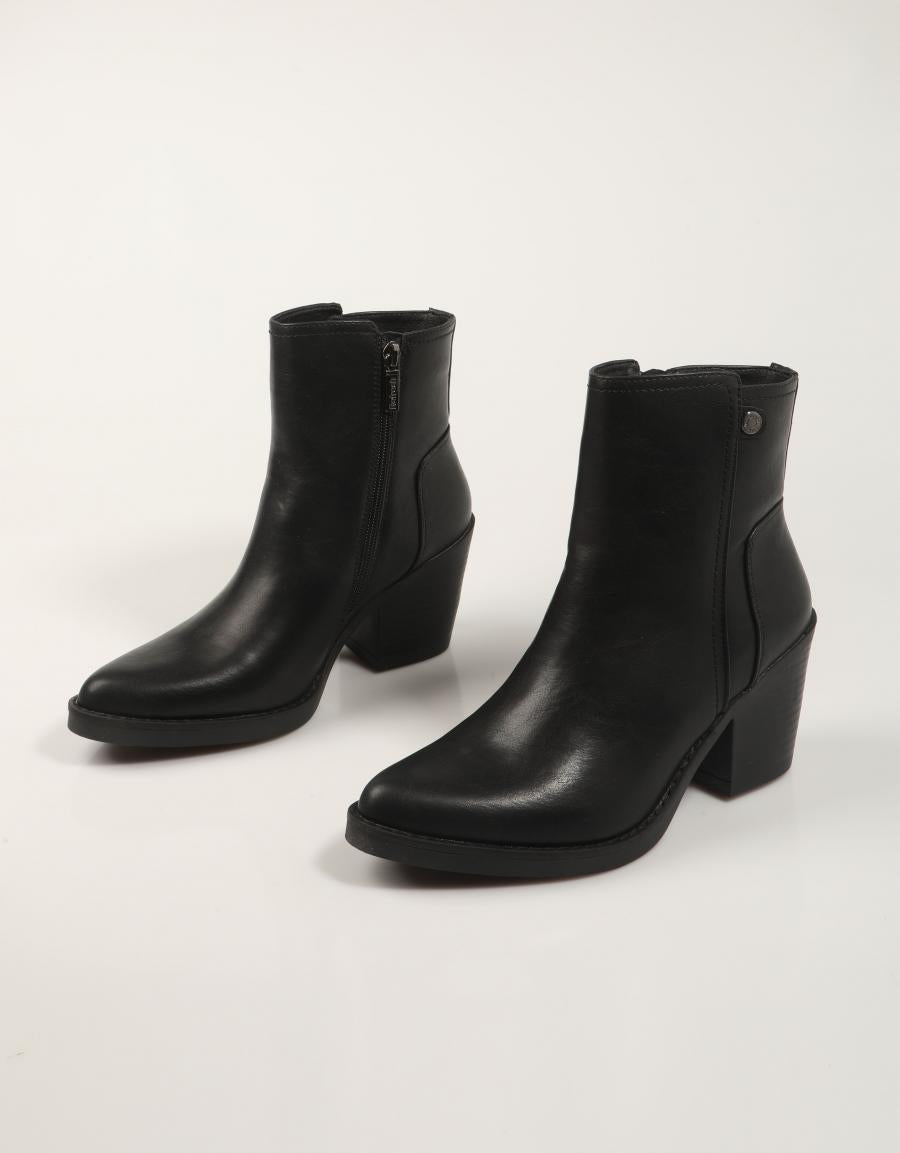 BOTINES REFRESH 172032 en color Negro