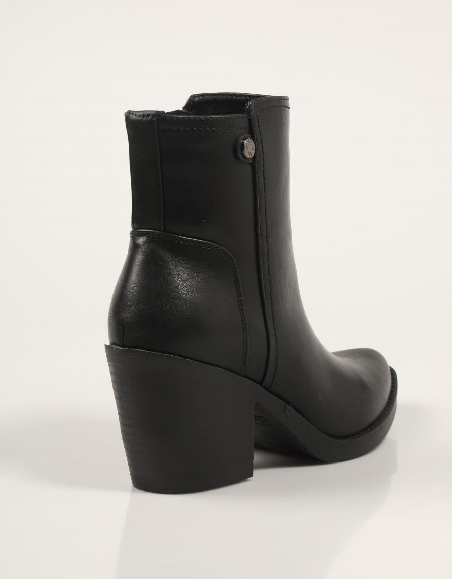 BOTINES REFRESH 172032 en color Negro