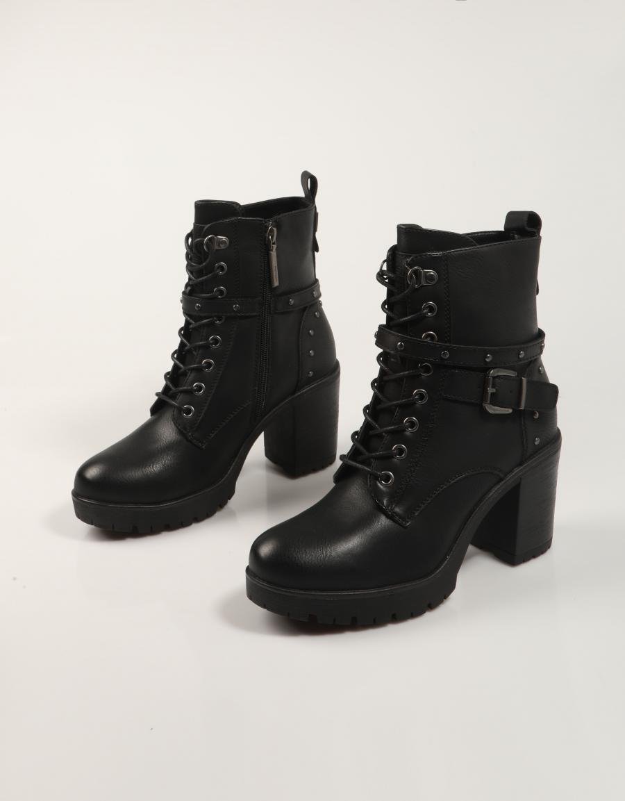 BOTINES REFRESH 172916 en color Negro