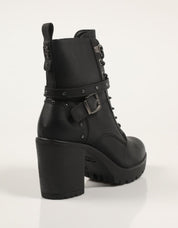 BOTINES REFRESH 172916 en color Negro