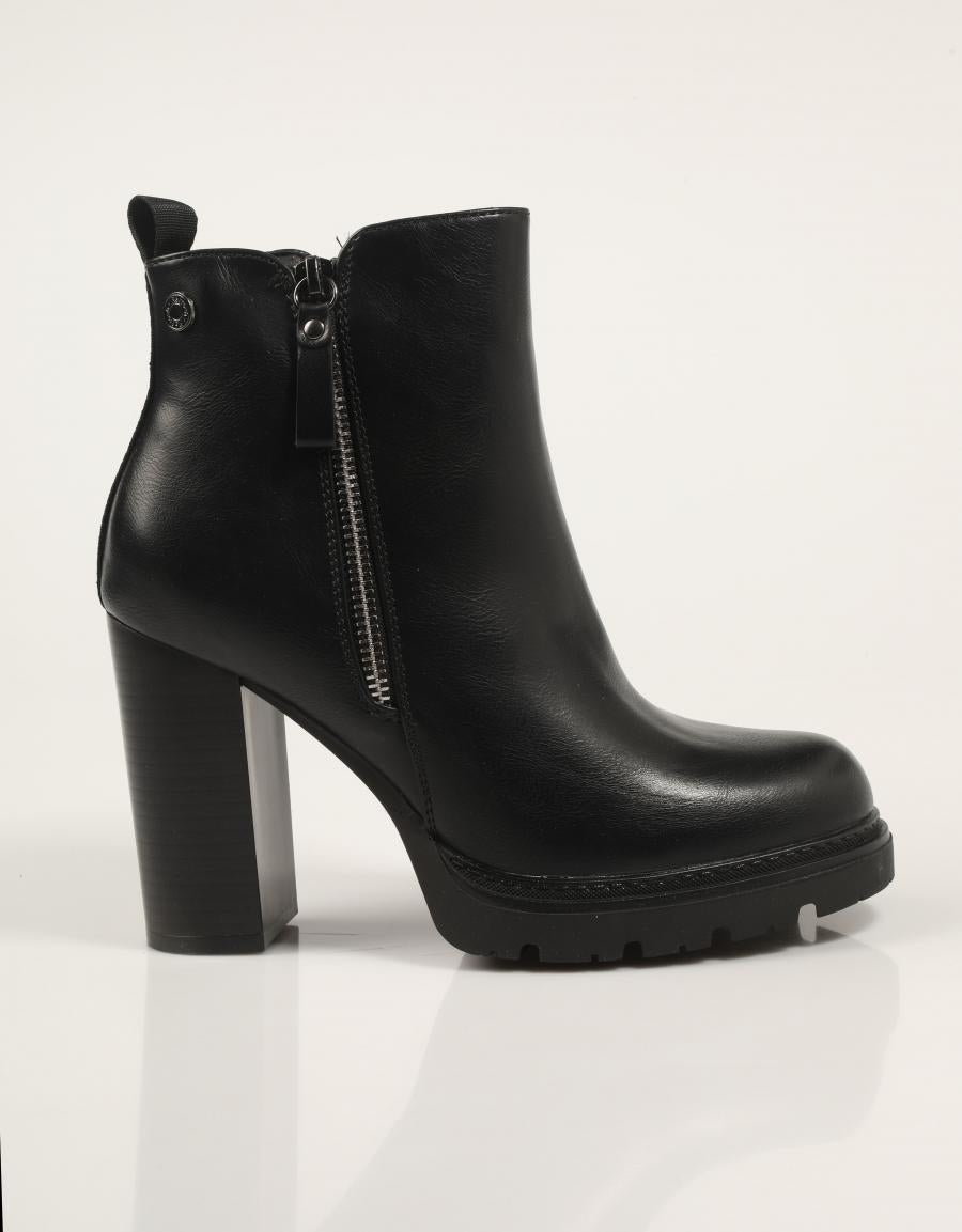 BOTINES REFRESH 172923 en color Negro