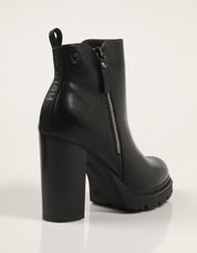 BOTINES REFRESH 172923 en color Negro