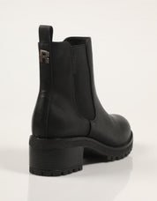 BOTINES REFRESH 172919 en color Negro