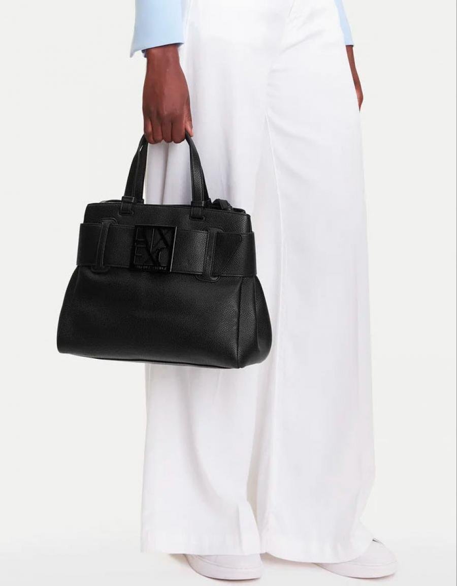 BOLSO ARMANI BAGS SUSIE SOFT SHOPPING M XW000285 en color Negro