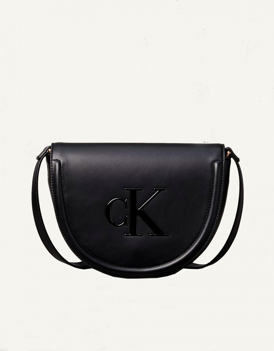 BOLSO CALVIN KLEIN RAISED CK SADDLE CROSSBODY en color Negro