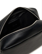 NECESER CALVIN KLEIN CARGO DOPP KIT en color Negro