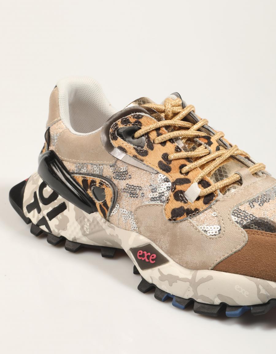 ZAPATILLAS EXE 134 10 en color Taupe