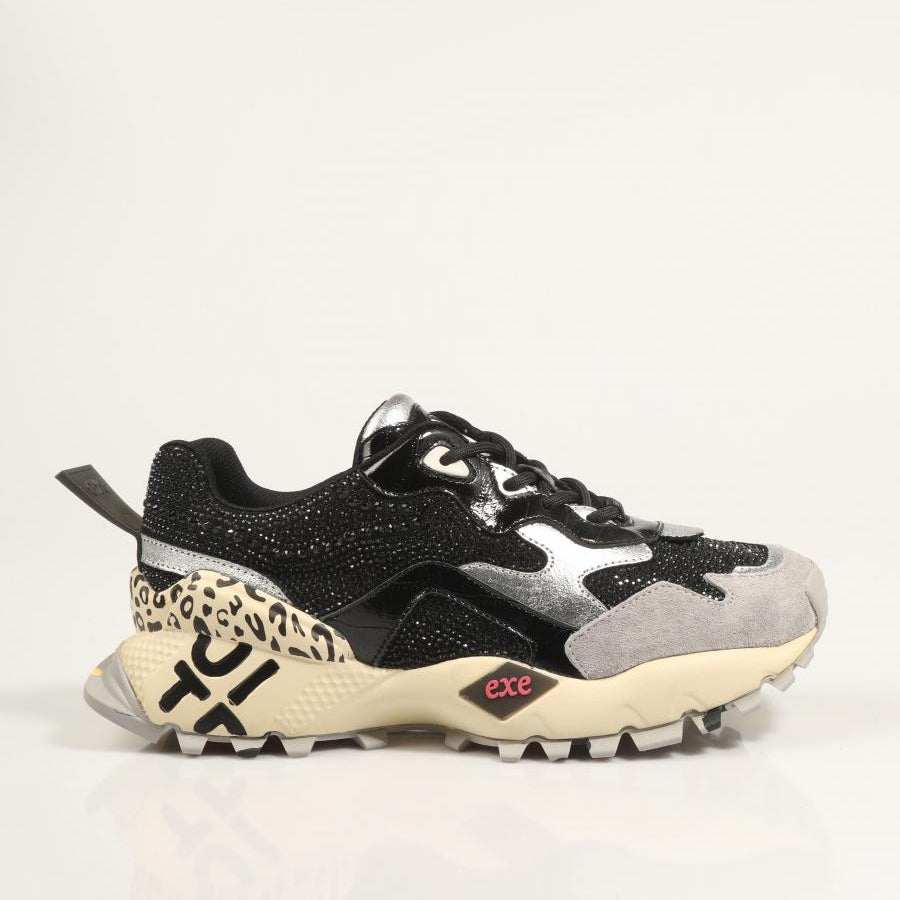 ZAPATILLAS EXE 134 115 en color Negro