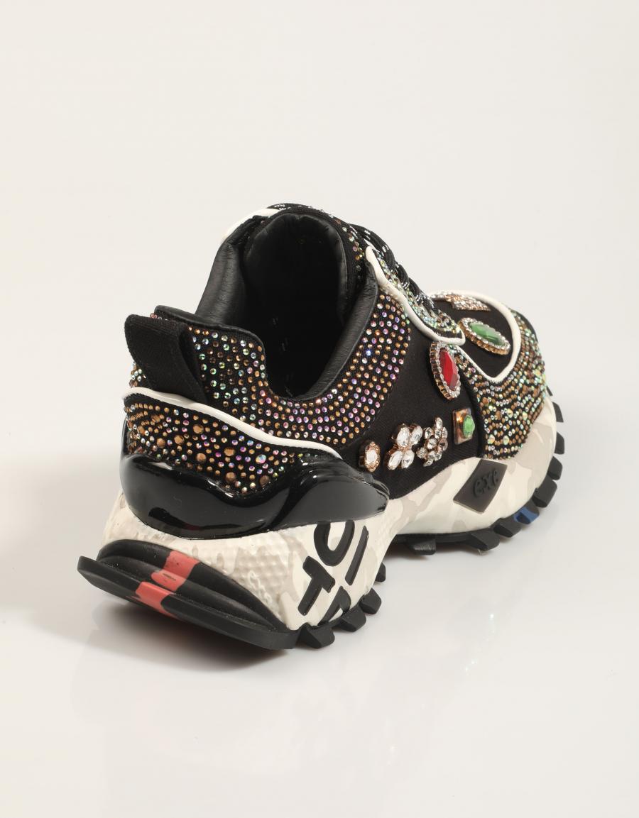 ZAPATILLAS EXE SY24 6 en color Negro